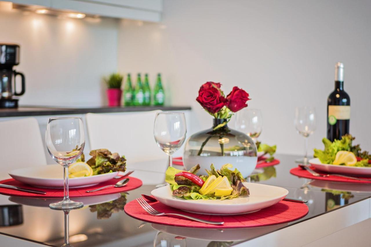 Apartamenty Homely Place Centrum - Stary Rynek - Parking Poznan Ngoại thất bức ảnh