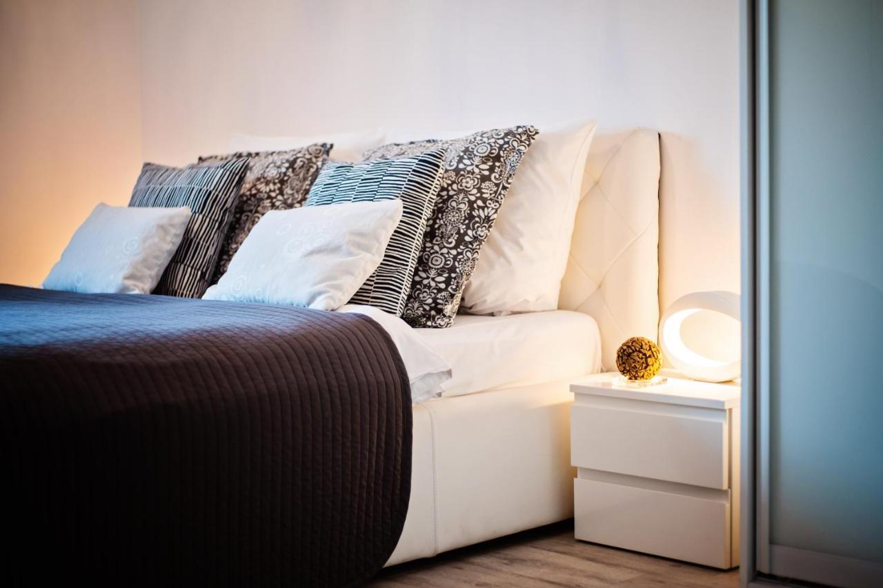 Apartamenty Homely Place Centrum - Stary Rynek - Parking Poznan Ngoại thất bức ảnh